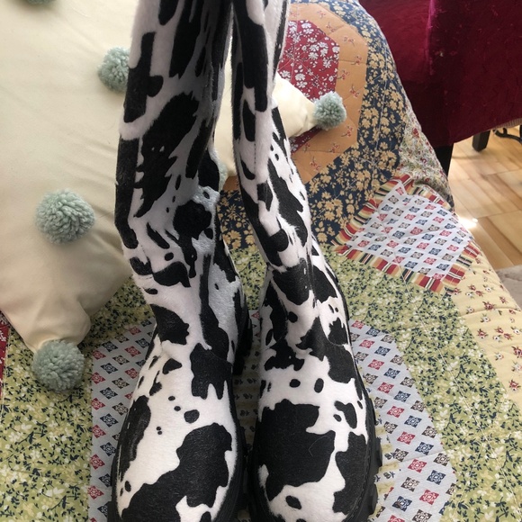 Fantastic women's cow print boots size 7 - Picture 1 of 5